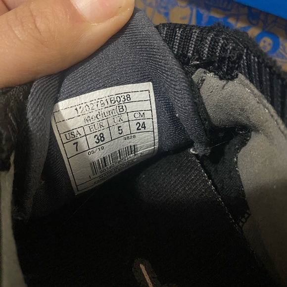 Brooks Levitate 2 Running Shoes - Picture 6 of 6